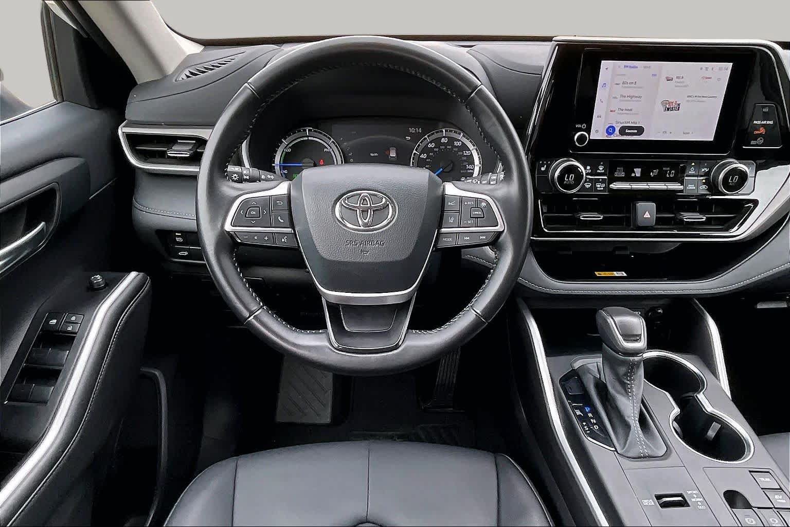 Used 2025 Toyota Highlander XLE AWD/4WD image 6