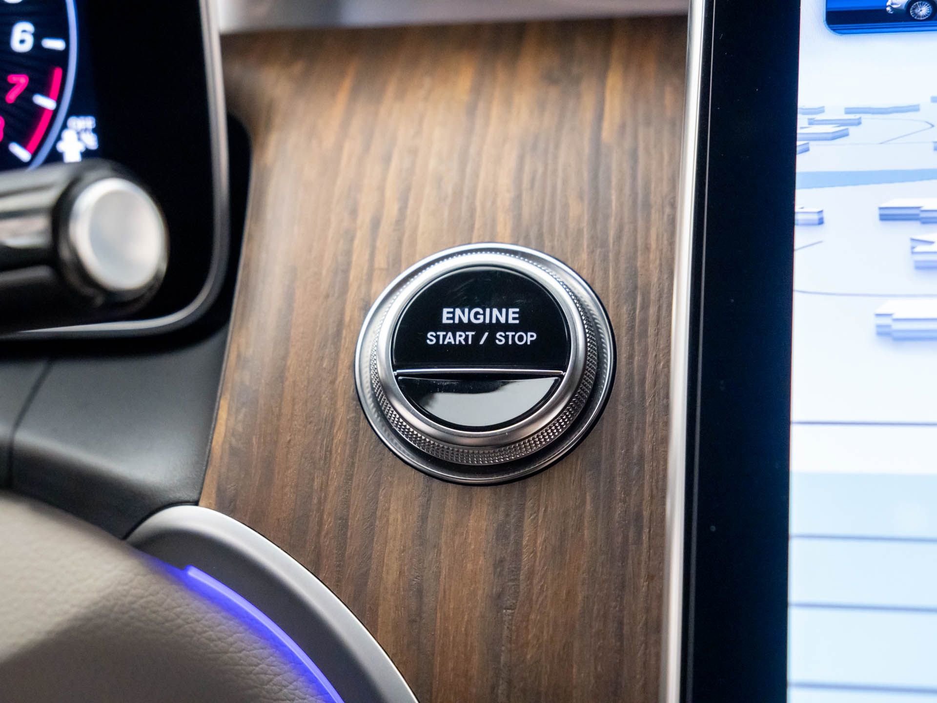 Used 2025 Mercedes-Benz GLC 350e 4MATIC image 20