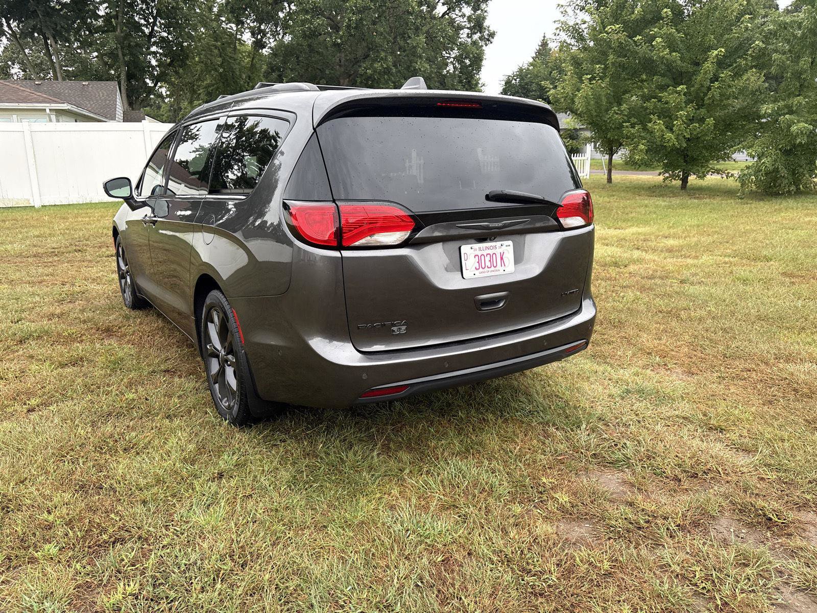 Used 2020 Chrysler Pacifica Limited FWD image 7