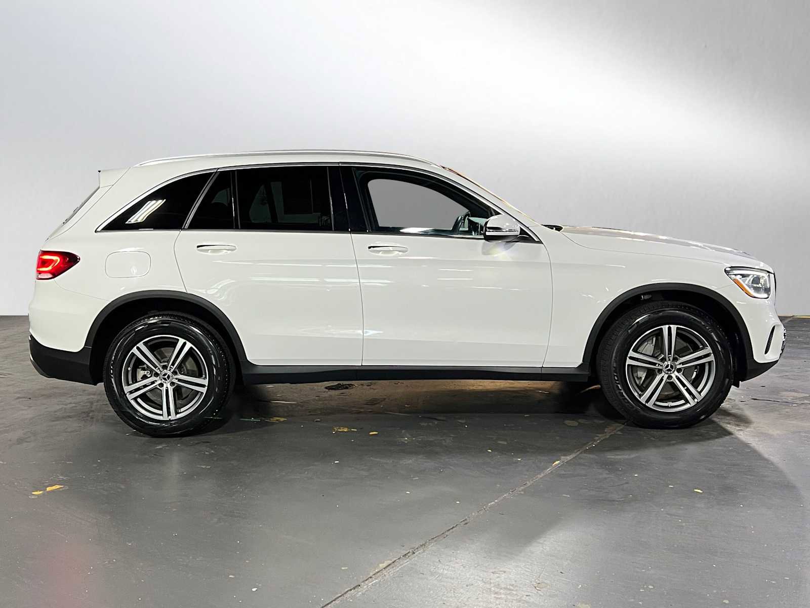 Used 2020 Mercedes-Benz GLC 300 4MATIC image 2