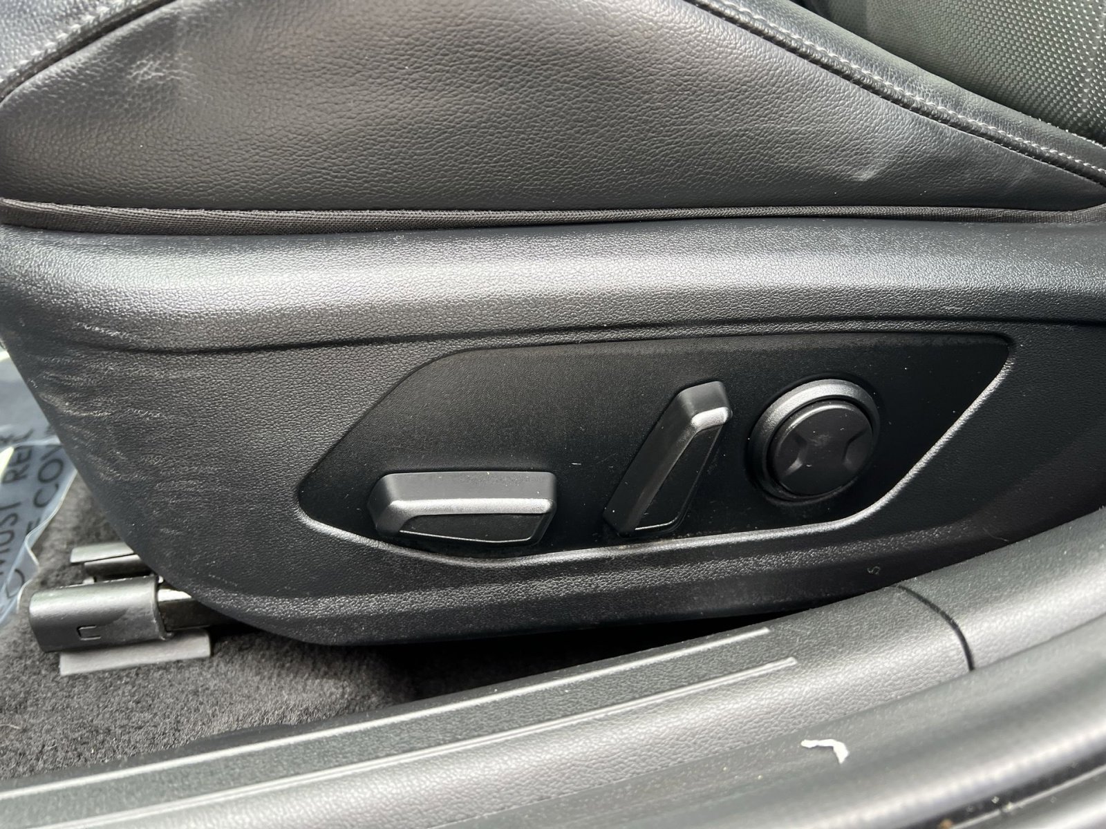 Used 2023 Hyundai Elantra Limited image 13