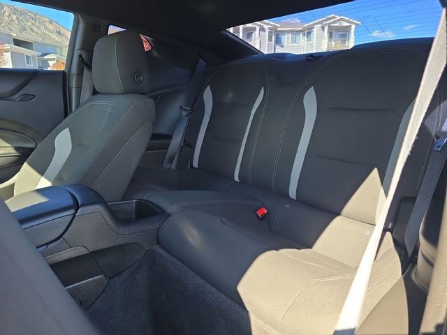 Used 2020 Chevrolet Camaro LT w/ Technology Package image 17