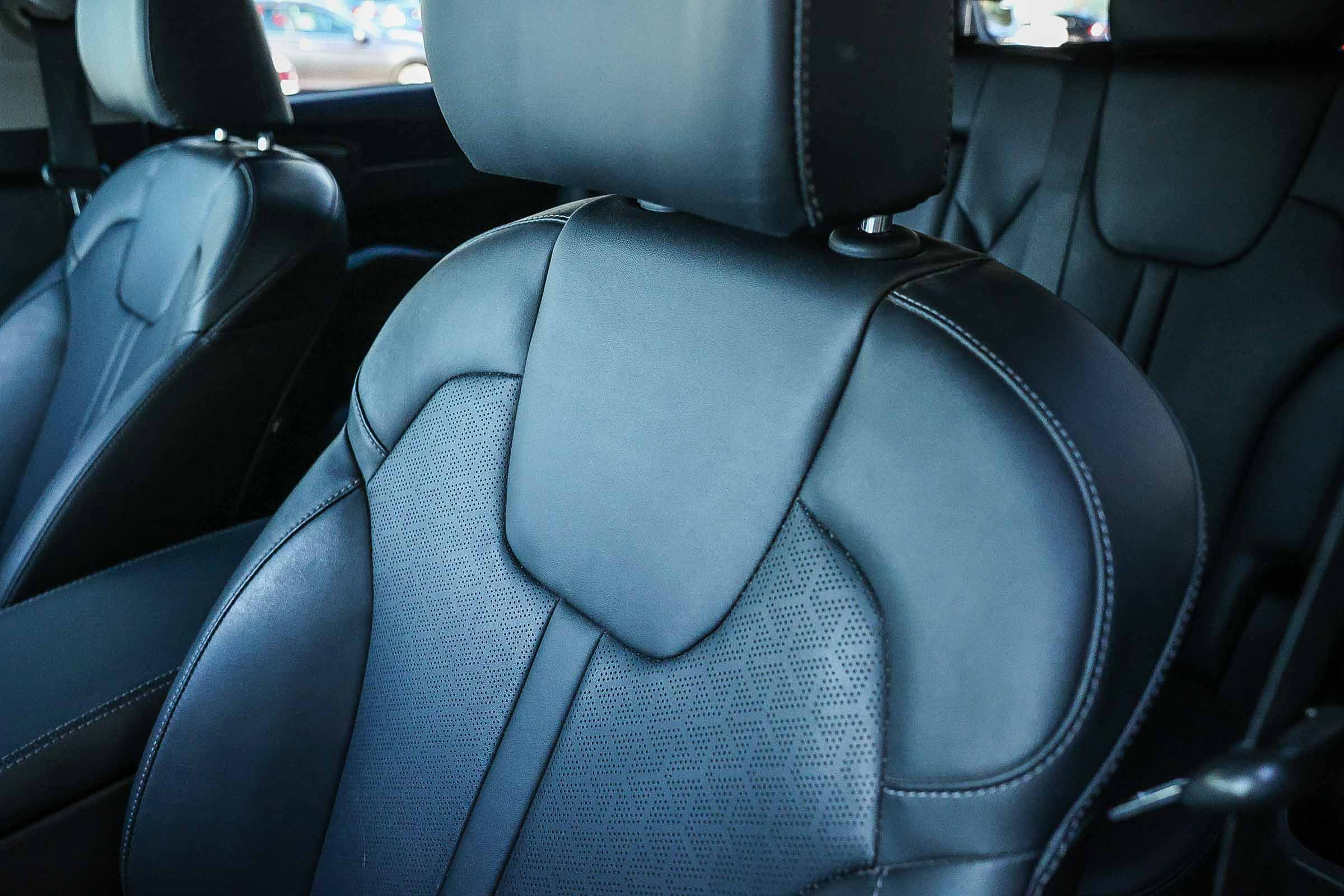 Used 2022 Kia Sorento S w/ Panoramic Sunroof Package image 32