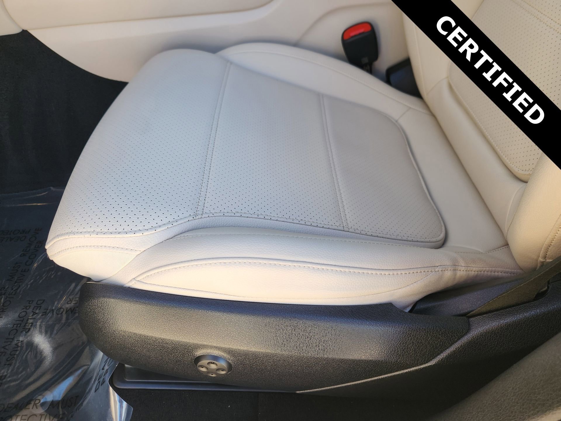 Certified 2023 Mercedes-Benz GLC 300 image 23