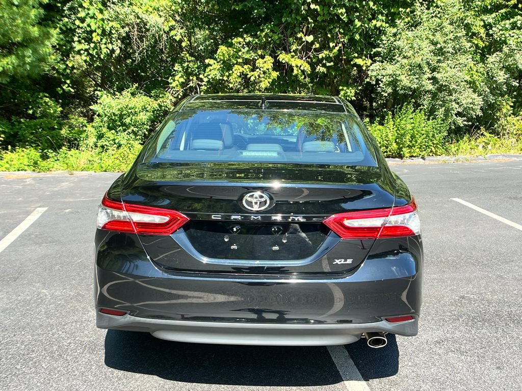 Used 2020 Toyota Camry XLE FWD image 4
