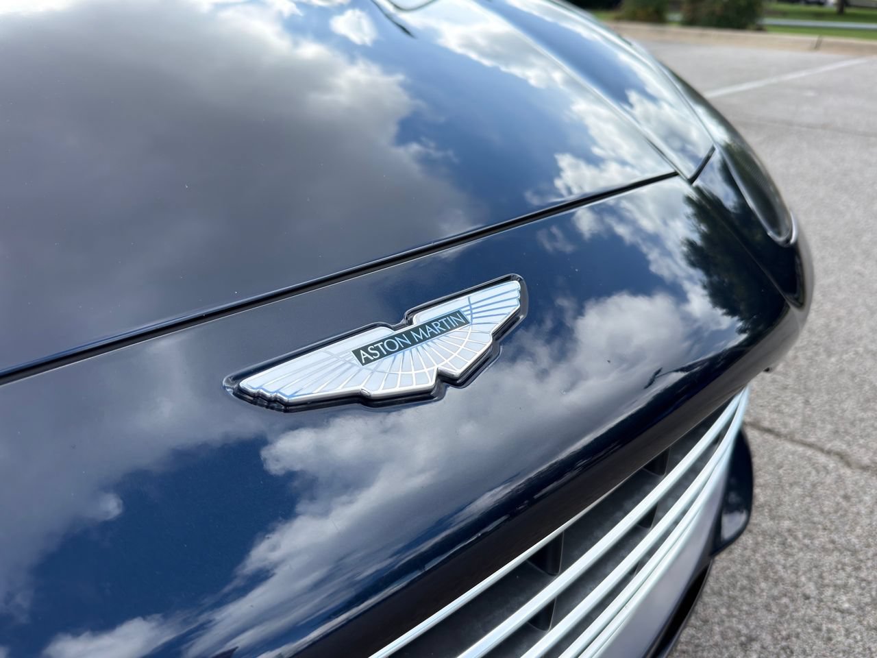 Used 2021 Aston Martin DBX AWD/4WD image 8