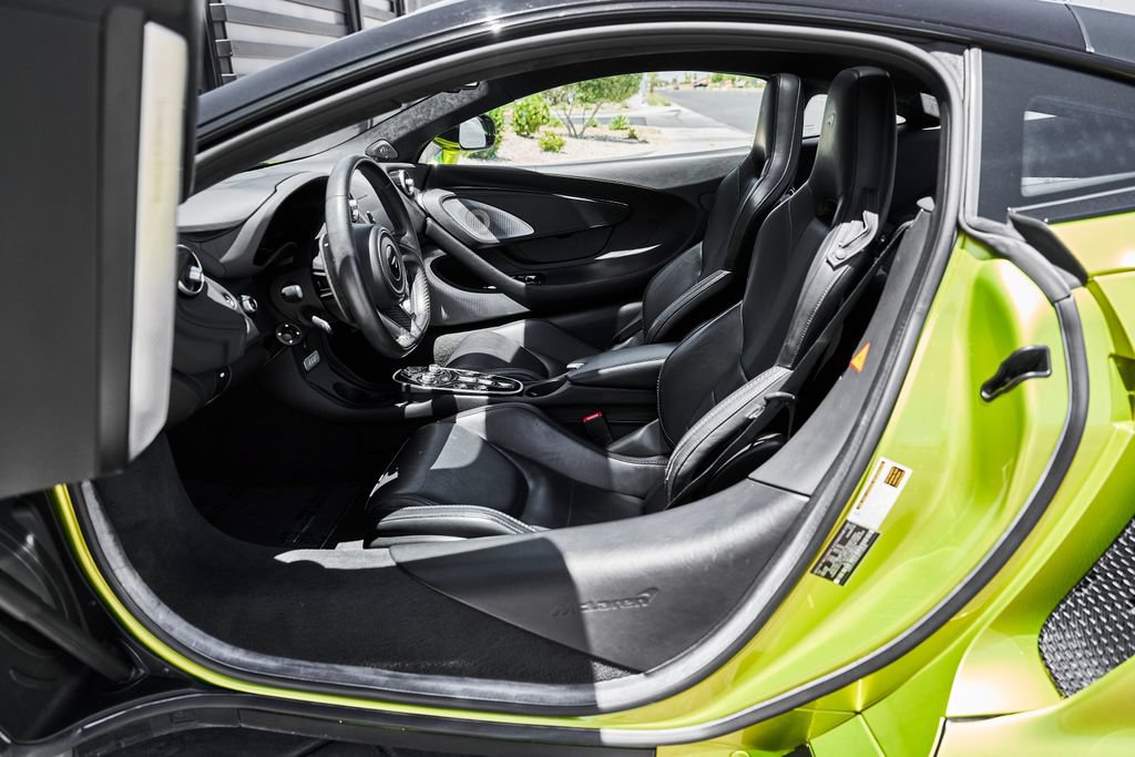Used 2023 McLaren GT RWD image 33
