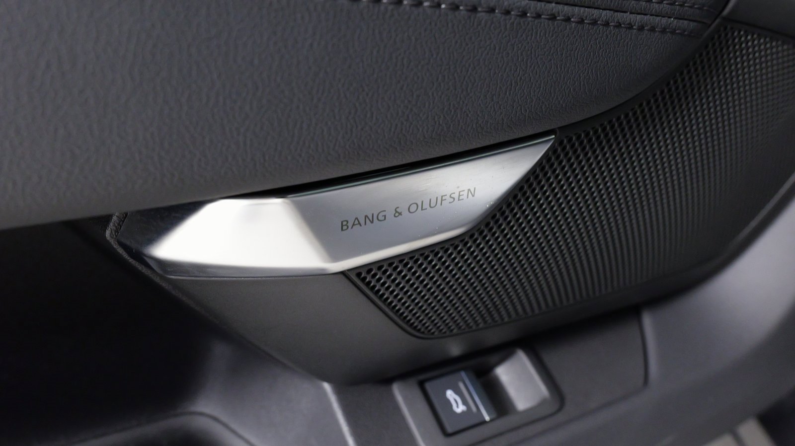 Used 2023 Audi e-tron GT Premium Plus image 30