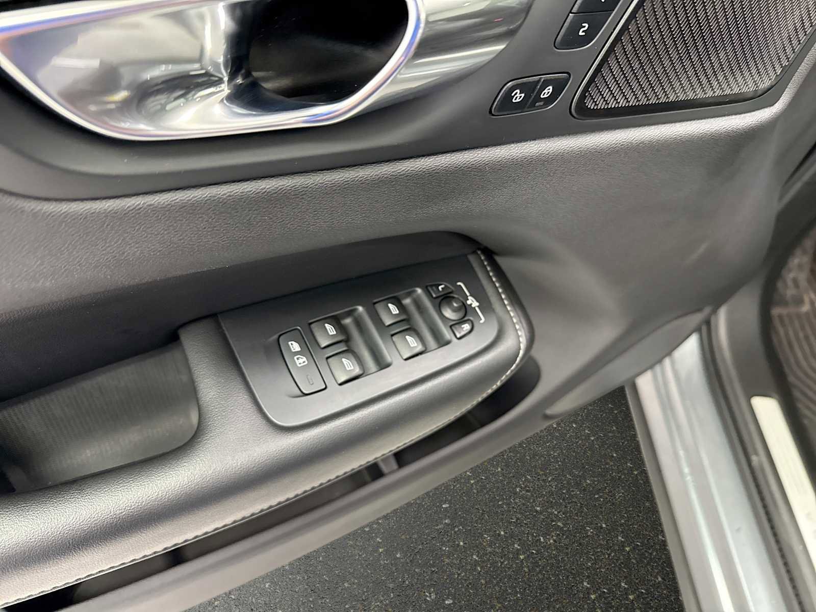 Used 2021 Volvo XC60 T5 Inscription w/ Climate Package image 21