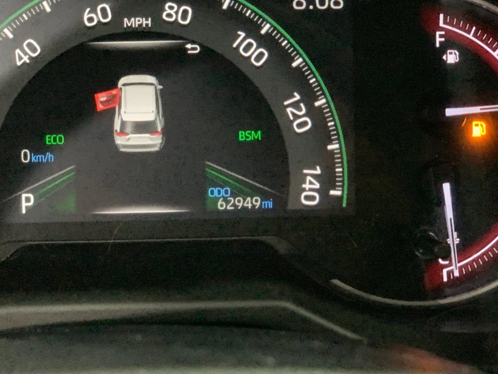 Used 2023 Toyota RAV4 XLE Premium image 31