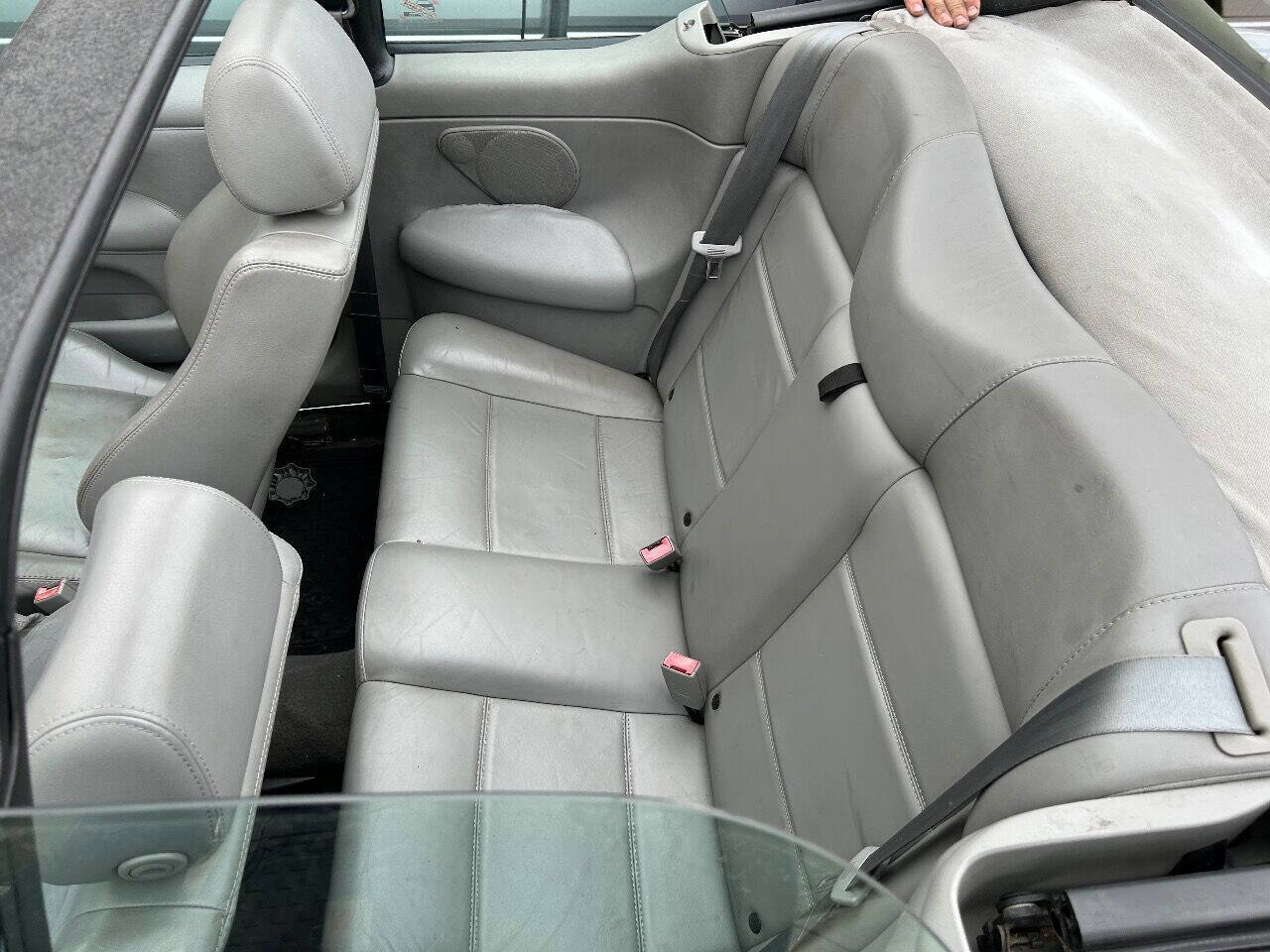 Used 2002 Volkswagen Cabrio GLX image 17