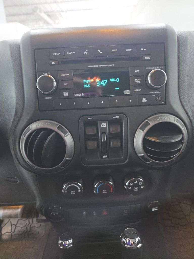 Used 2018 Jeep Wrangler Unlimited Sport AWD/4WD image 6