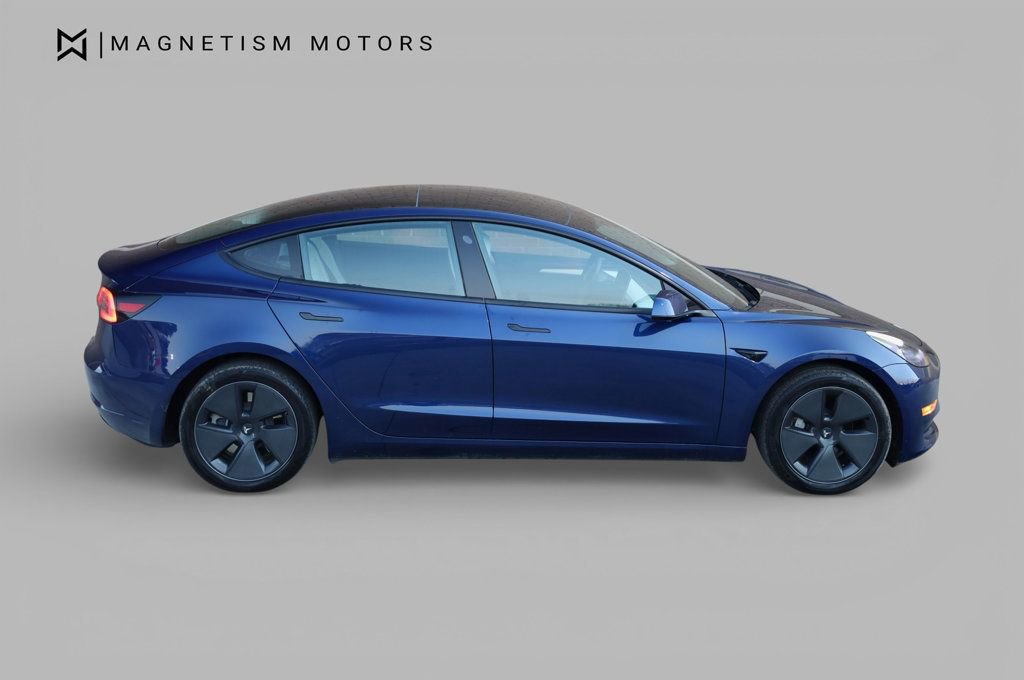 Used 2023 Tesla Model 3 Standard Range image 2