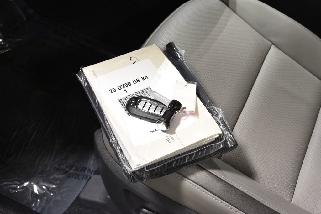 Certified 2025 INFINITI QX50 Luxe image 40