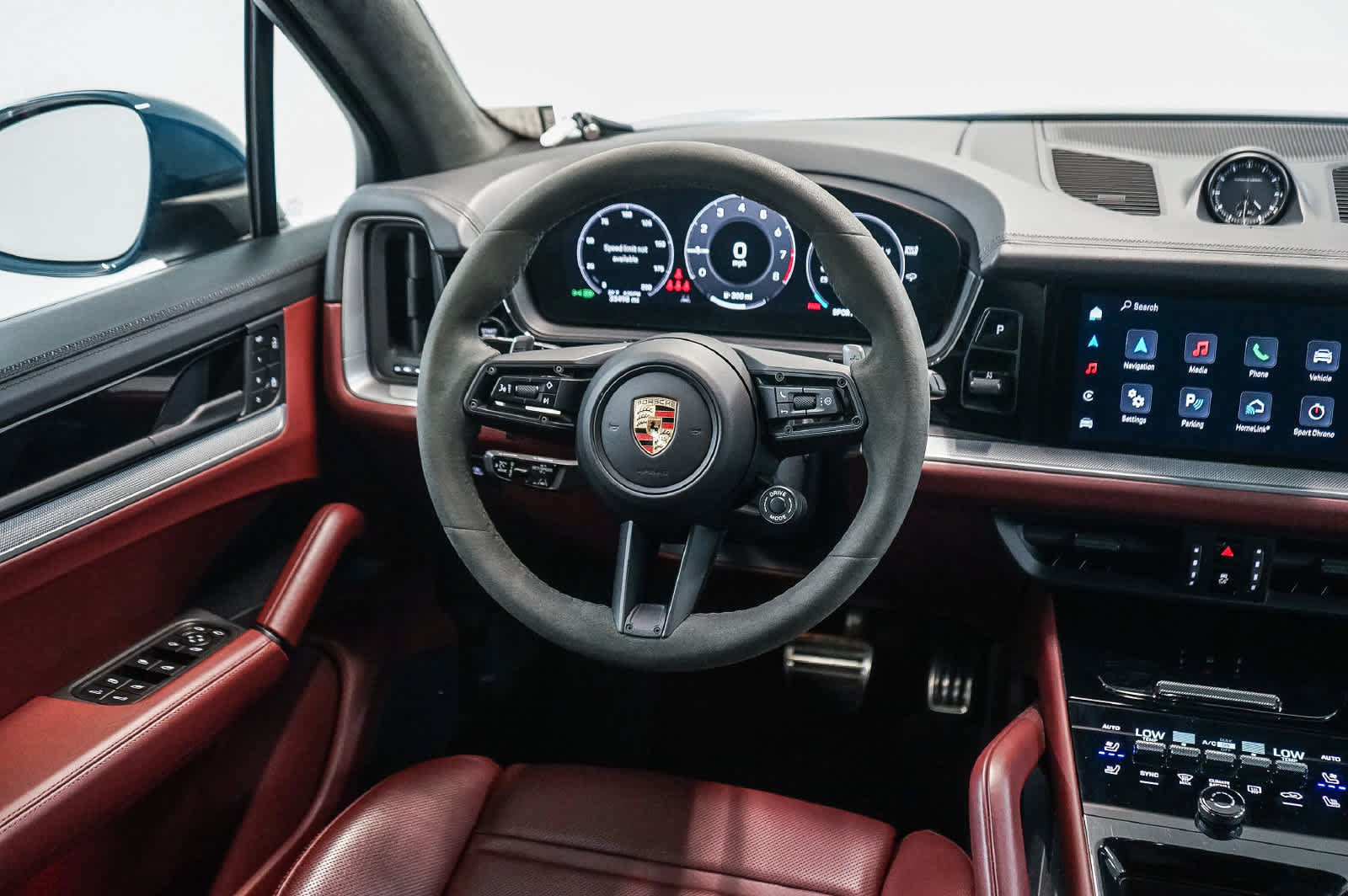 Certified 2024 Porsche Cayenne S AWD/4WD image 21