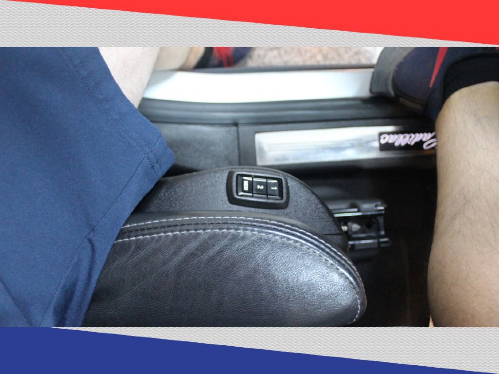 Used 2016 Cadillac SRX Luxury w/ Driver Awareness Package image 14