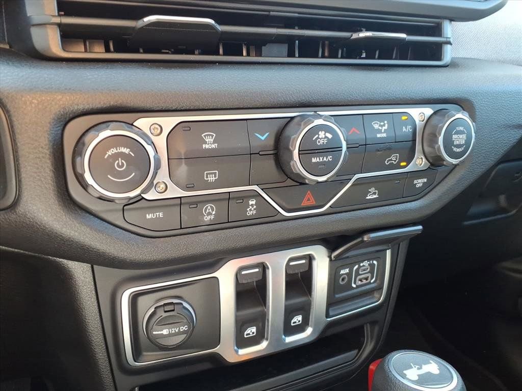 Used 2025 Jeep Wrangler Sport image 22