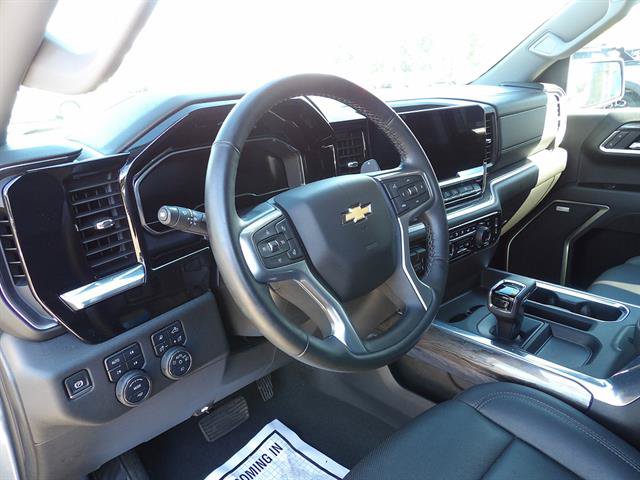 Used 2025 Chevrolet Silverado 1500 LTZ w/ LTZ Premium Package AWD/4WD image 15