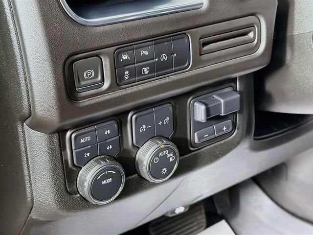 Used 2023 Chevrolet Tahoe LT w/ Luxury Package AWD/4WD image 10