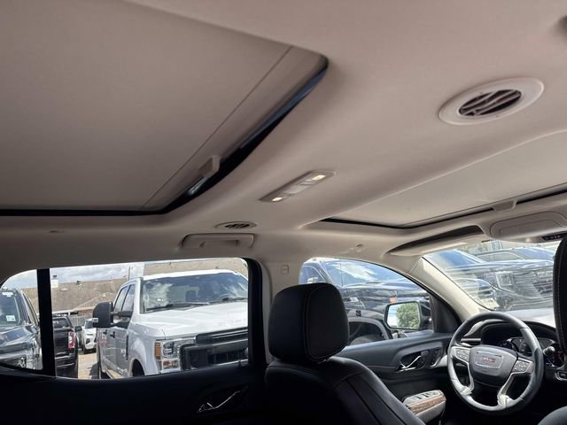 Used 2023 GMC Acadia Denali w/ Black Diamond Edition FWD image 13