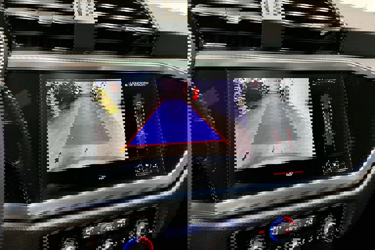 Used 2025 Audi Q3 2.0T Premium w/ Convenience Package image 23