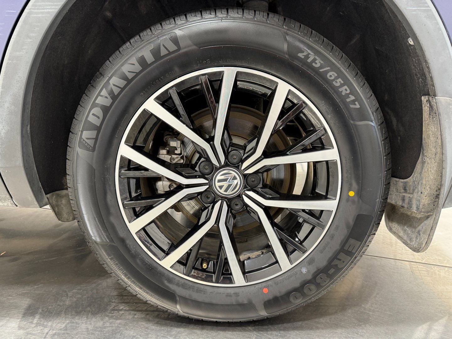 Used 2021 Volkswagen Tiguan SE image 57