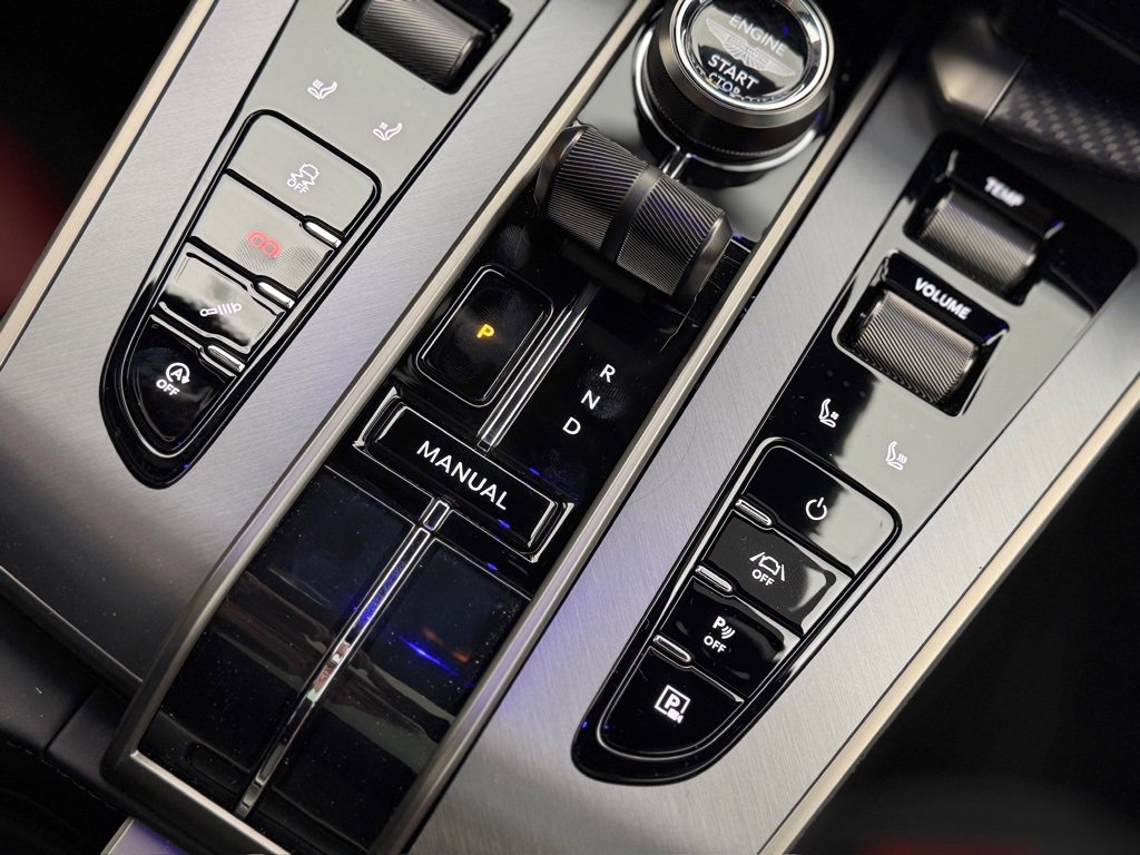 New 2025 Aston Martin Vanquish image 11