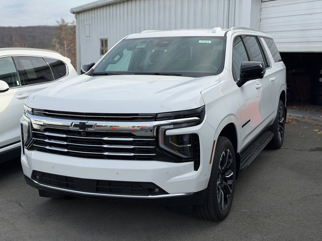 New 2026 Chevrolet Suburban LT w/ Comfort Package