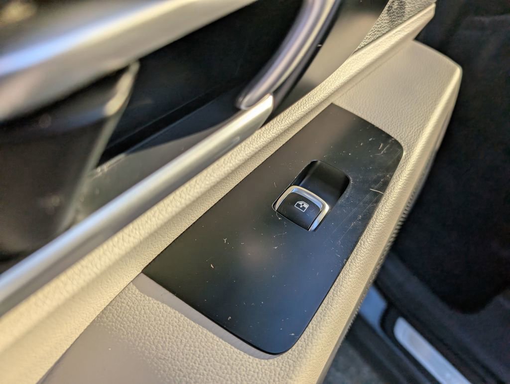 Used 2022 Kia Telluride S image 11