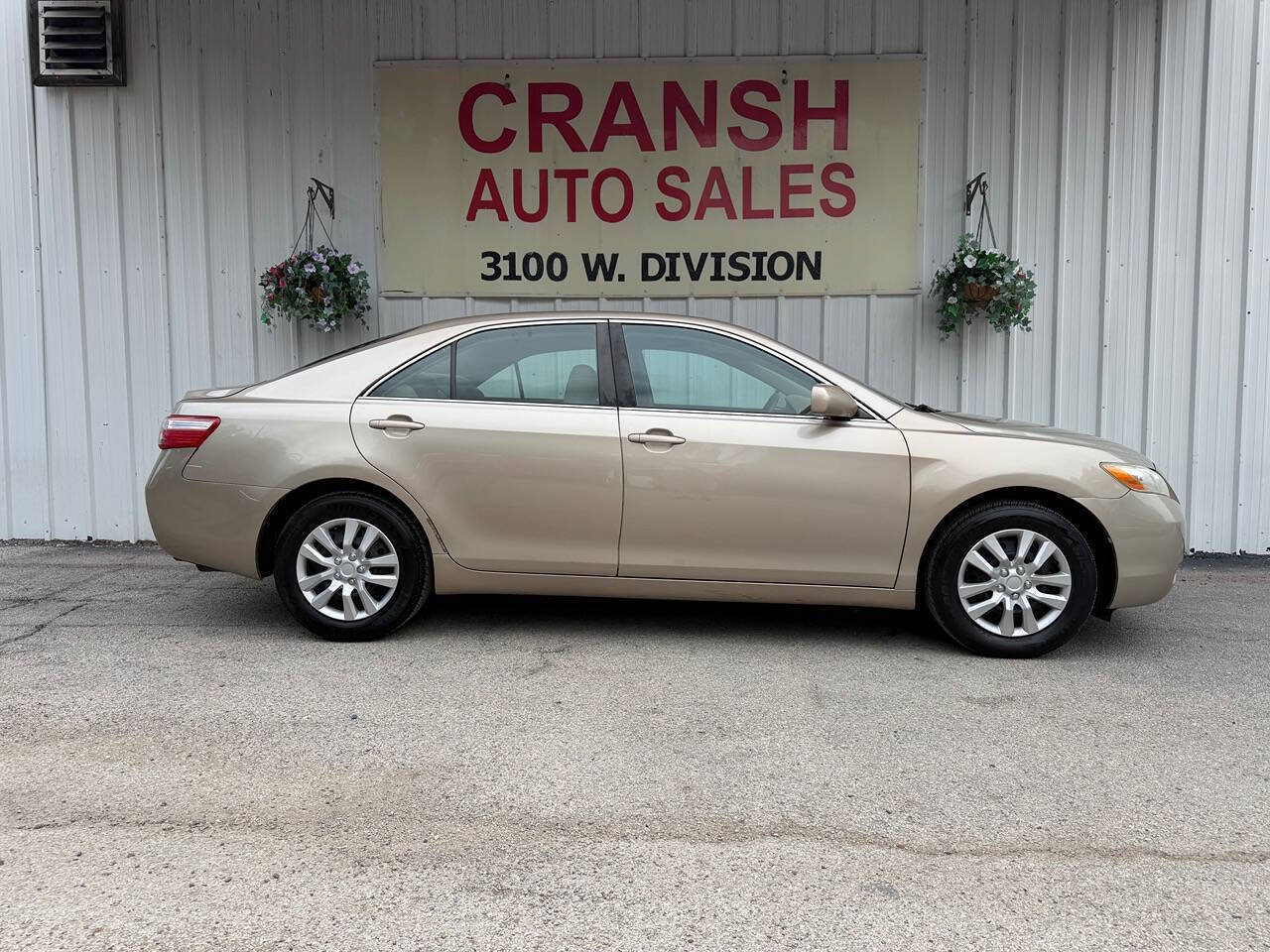 Used 2009 Toyota Camry LE FWD image 5