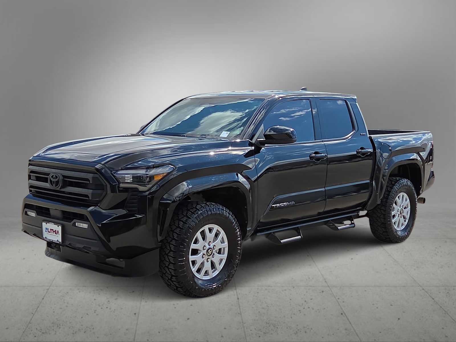 Certified 2025 Toyota Tacoma SR5 AWD/4WD image 4