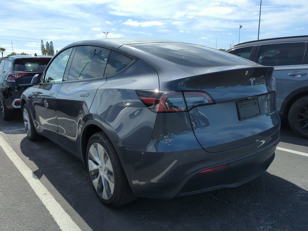 Used 2023 Tesla Model Y Long Range image 7