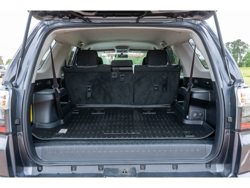Used 2018 Toyota 4Runner SR5 image 15