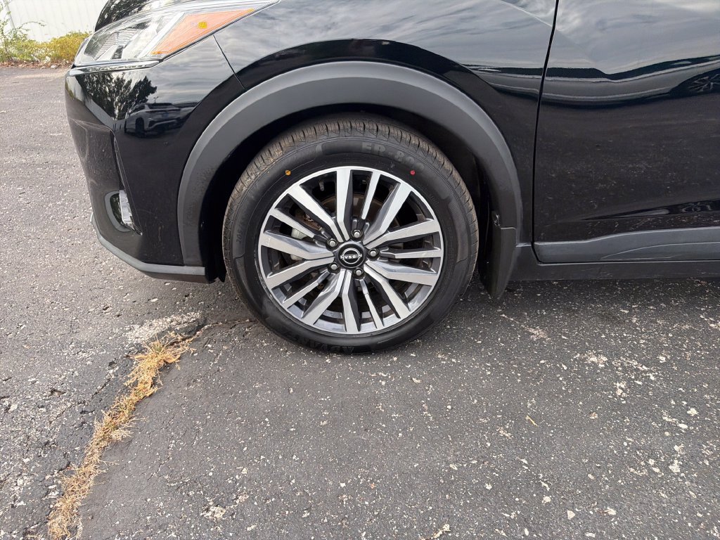 Certified 2024 Nissan Kicks SV FWD image 27