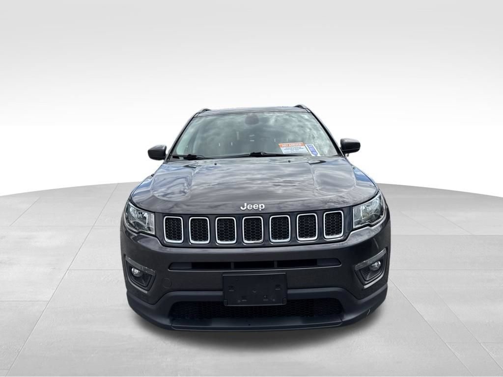 Used 2018 Jeep Compass Latitude w/ Popular Equipment Group AWD/4WD image 9
