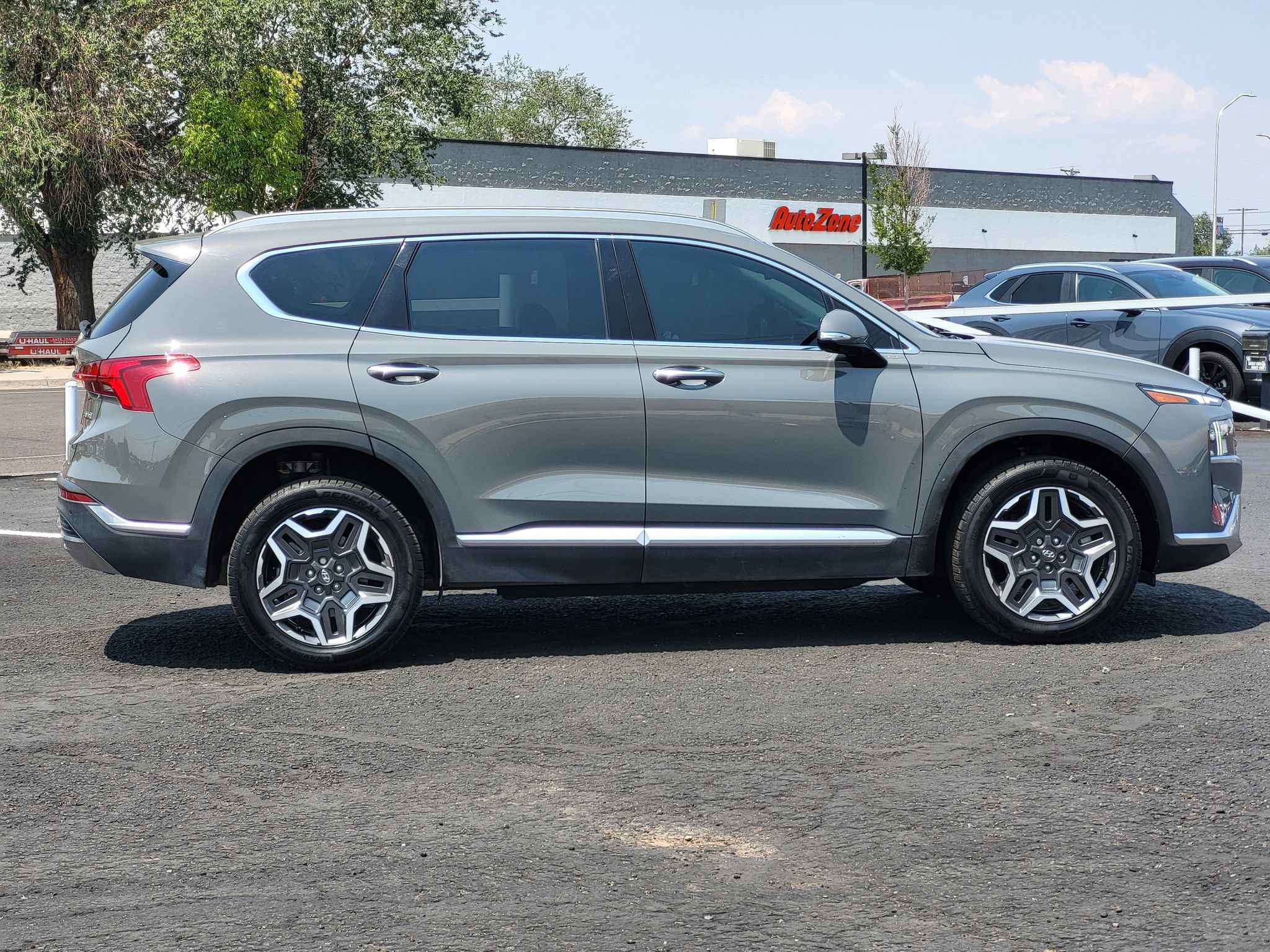 Used 2023 Hyundai Santa Fe SEL Premium AWD/4WD image 4