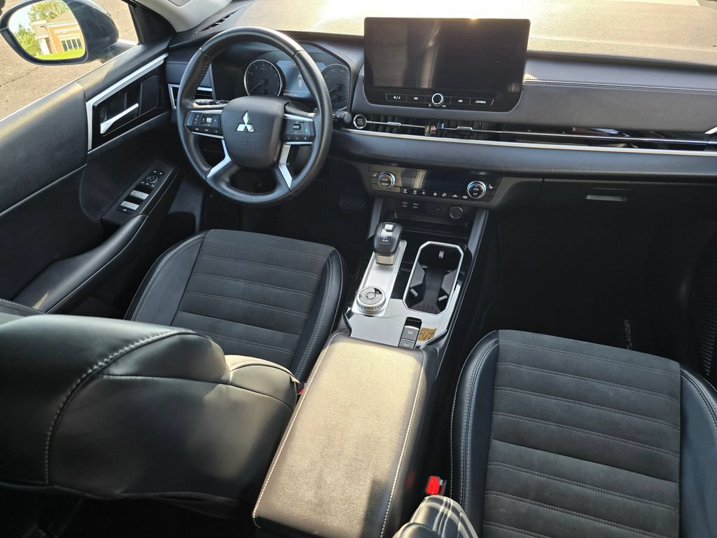 Used 2025 Mitsubishi Outlander SE AWD/4WD image 15