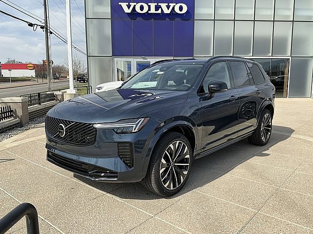 New 2026 Volvo XC90 T8 Ultra w/ Lounge Package image 3