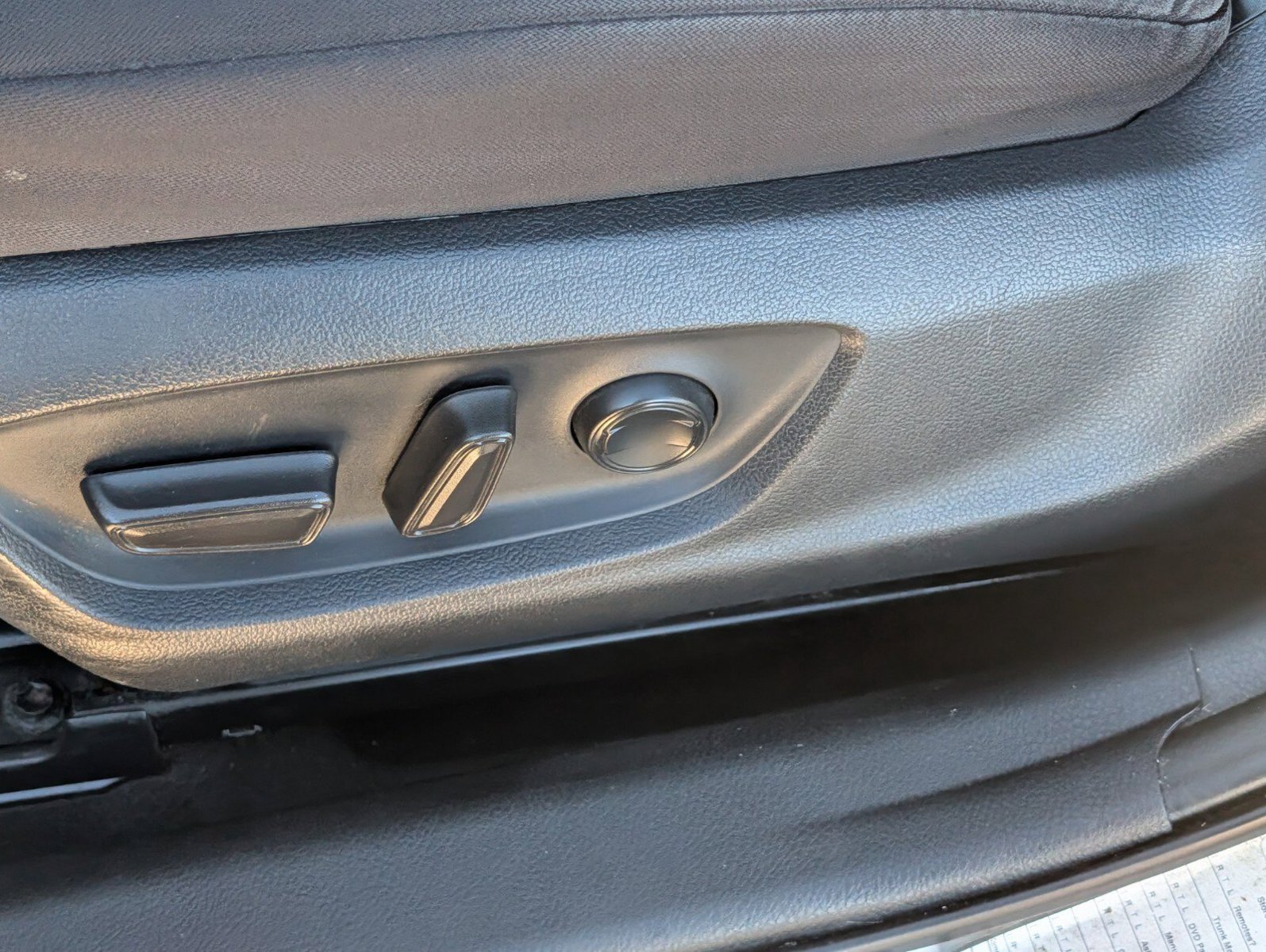 Used 2018 Toyota Camry LE FWD image 18