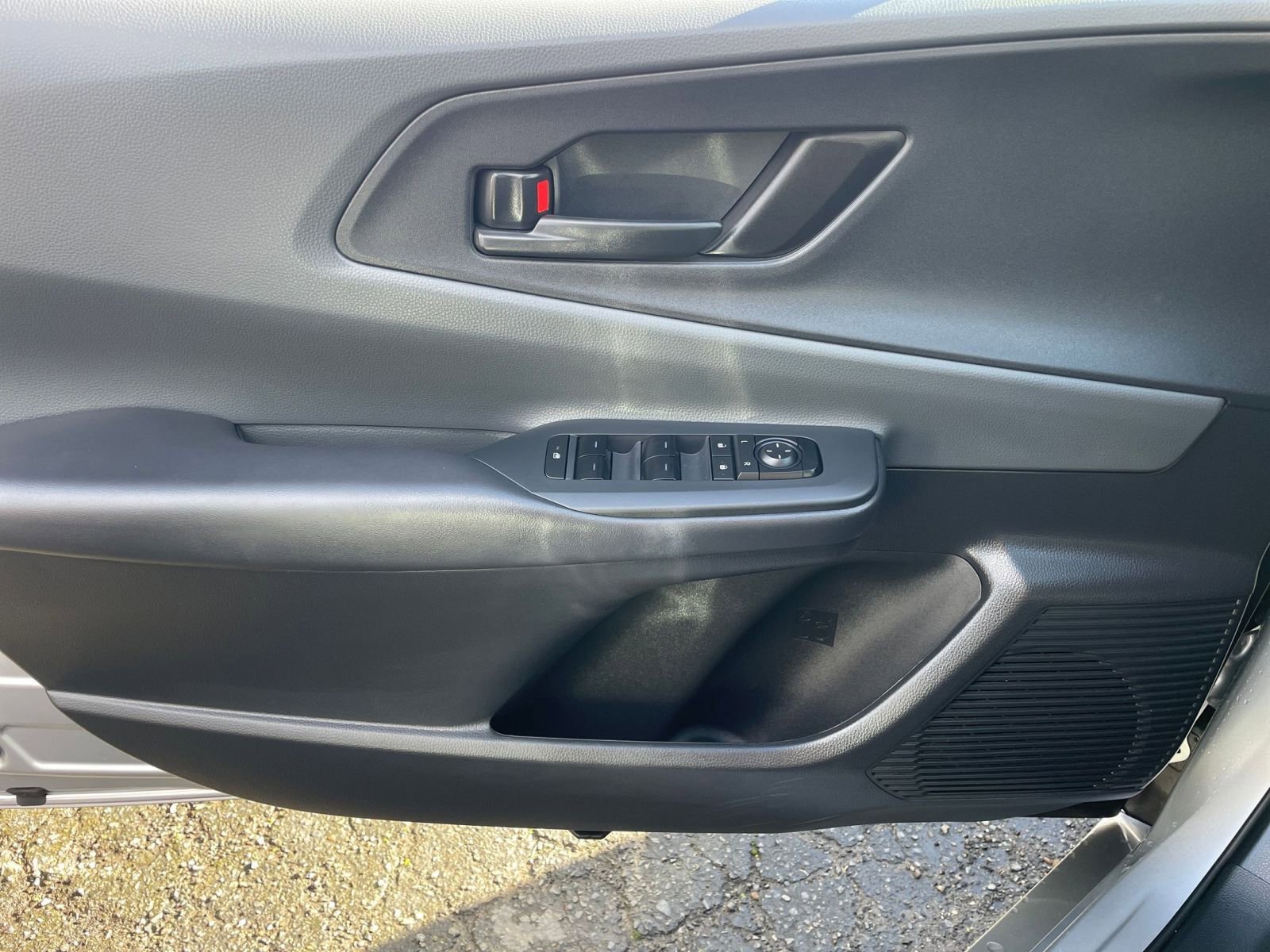 Used 2025 Toyota Prius LE image 20