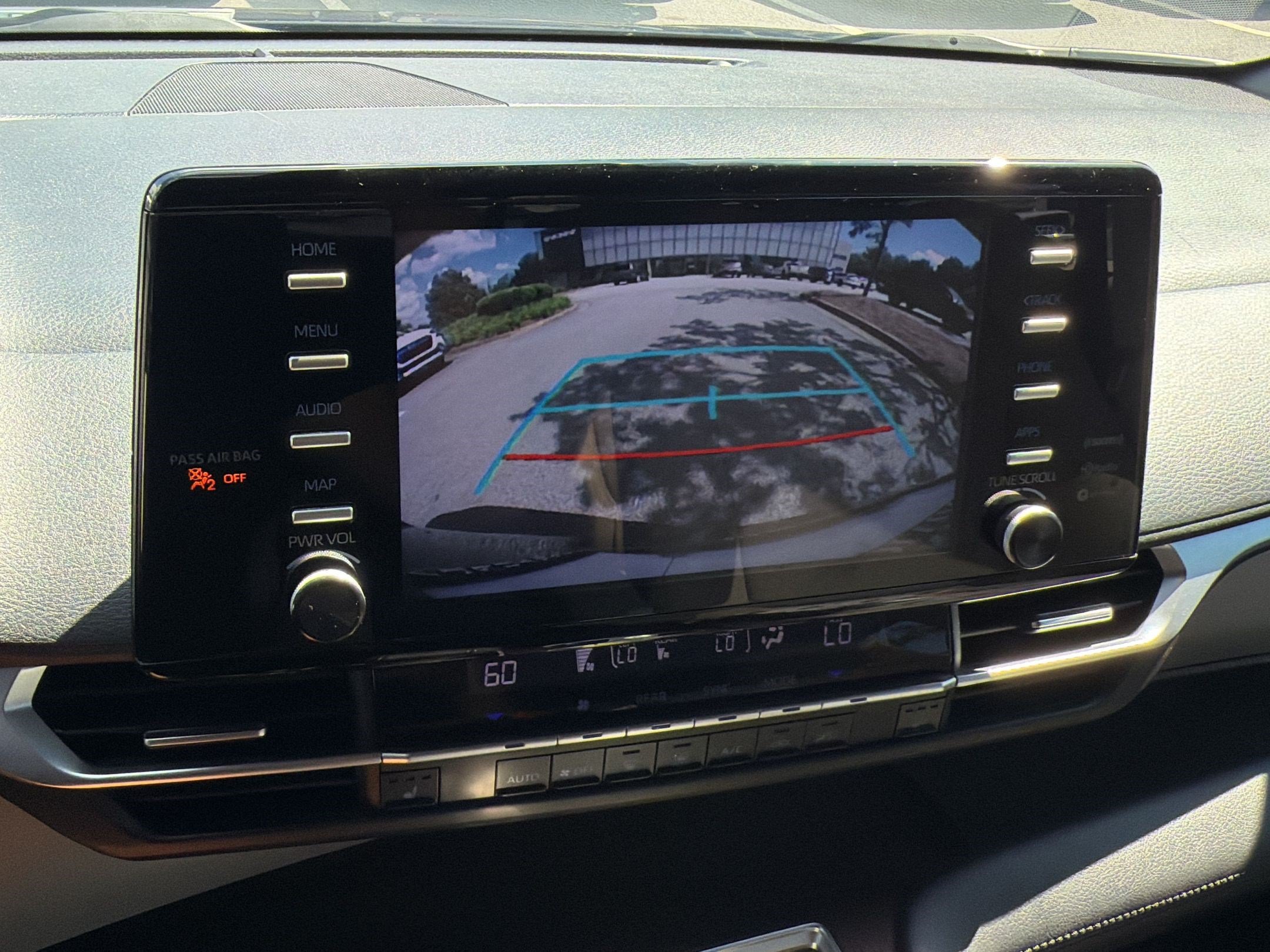 Used 2021 Toyota Sienna XLE FWD image 18