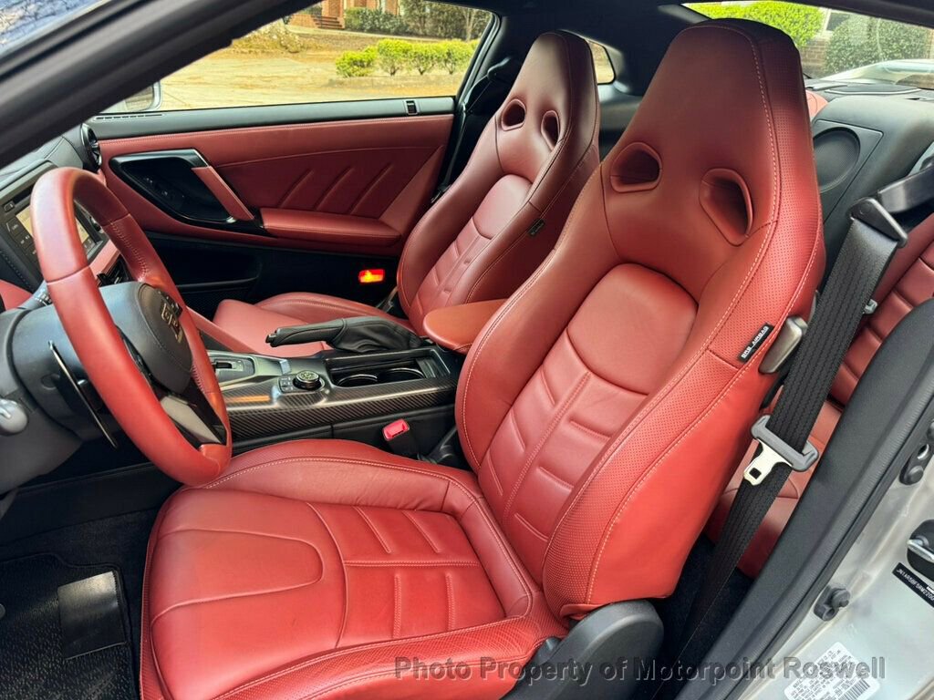 Used 2024 Nissan GT-R Premium w/ Premium Interior Package image 21