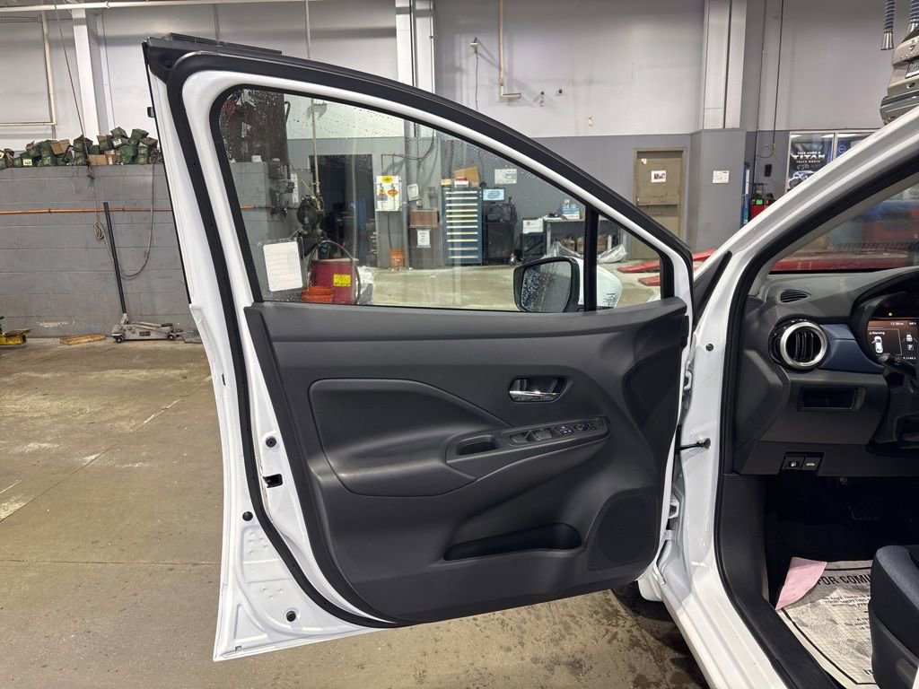 Certified 2025 Nissan Versa SV w/ Trunk Package FWD image 10