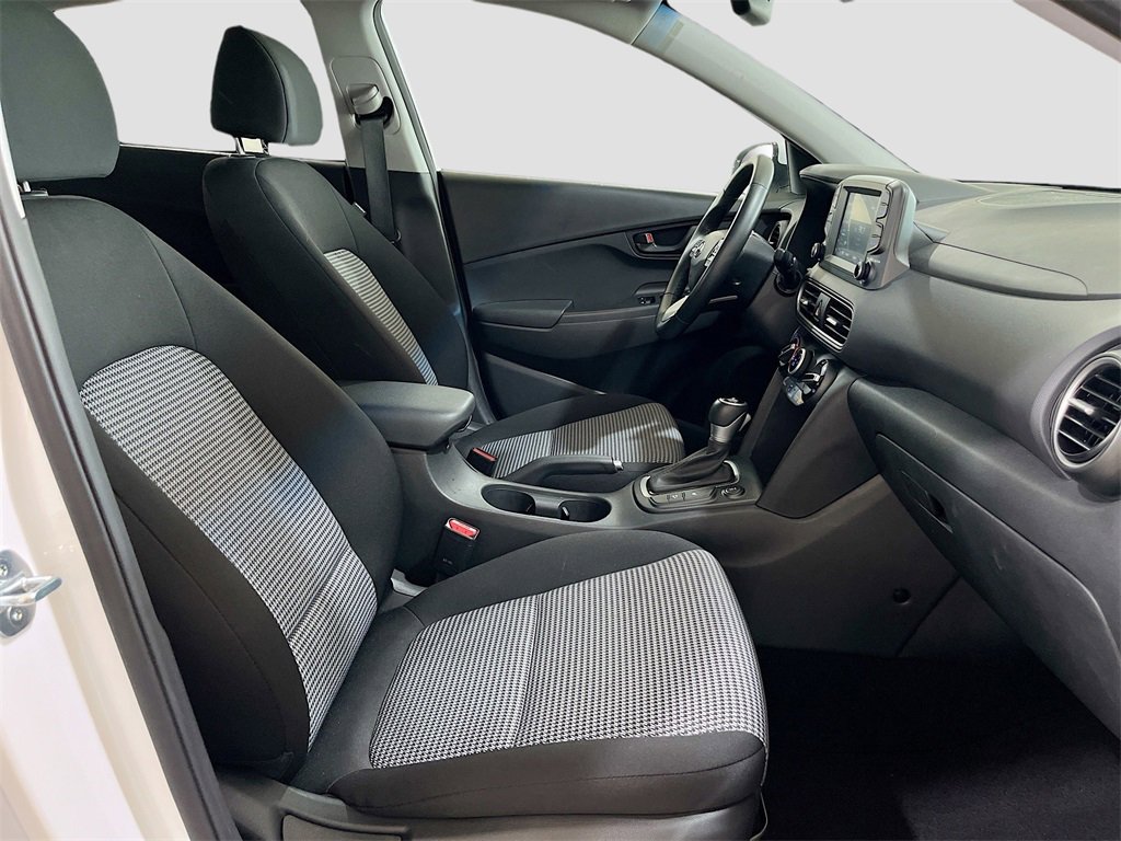 Used 2021 Hyundai Kona SEL Plus w/ Cargo Package image 27