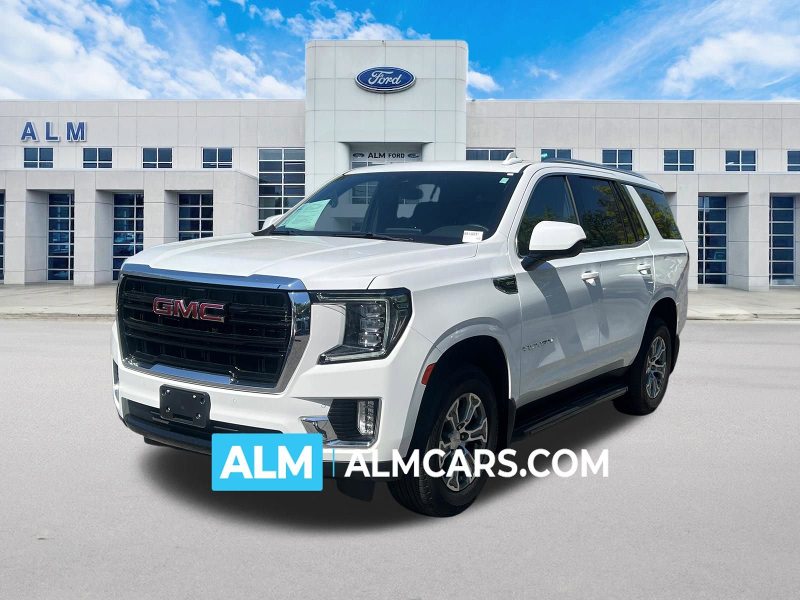 Used 2024 GMC Yukon SLE w/ LPO, Floor Liner Package AWD/4WD image 1