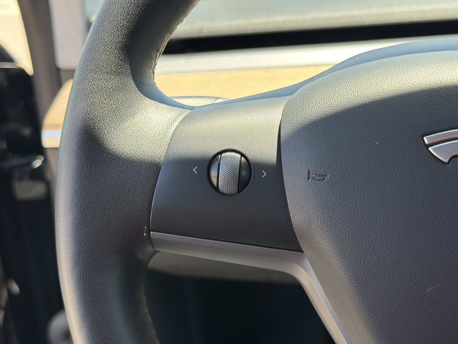 Used 2021 Tesla Model Y Long Range AWD/4WD image 9