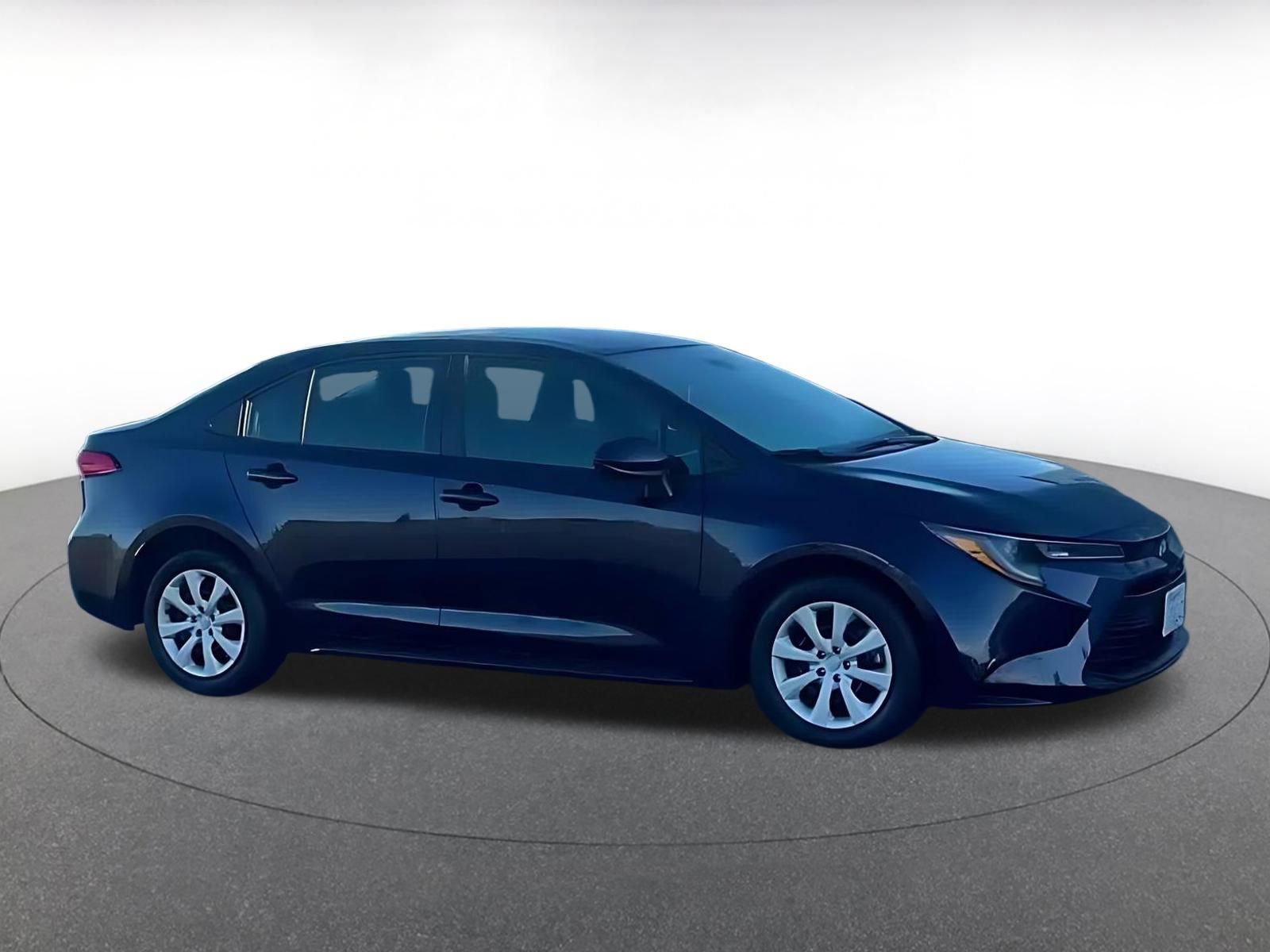 Used 2025 Toyota Corolla LE image 16