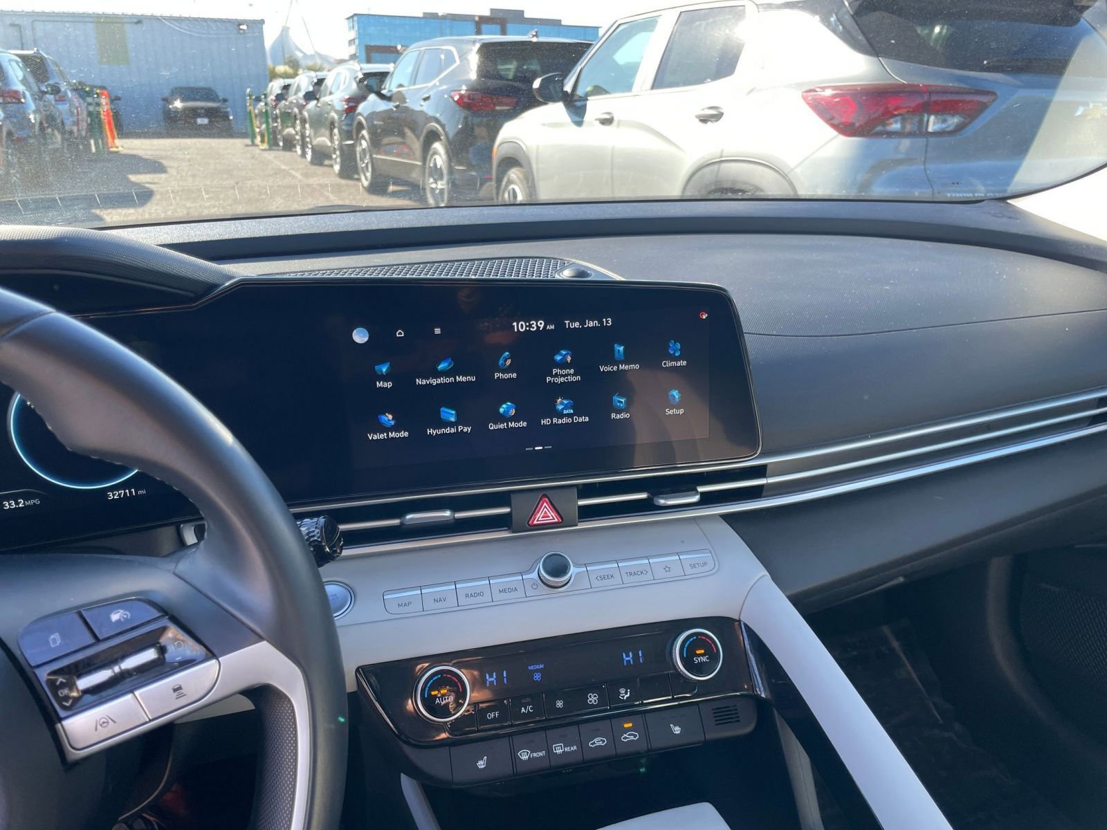 Used 2025 Hyundai Elantra Limited image 21