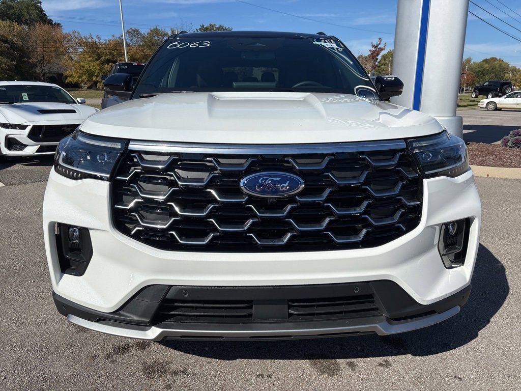 New 2026 Ford Explorer Platinum image 3