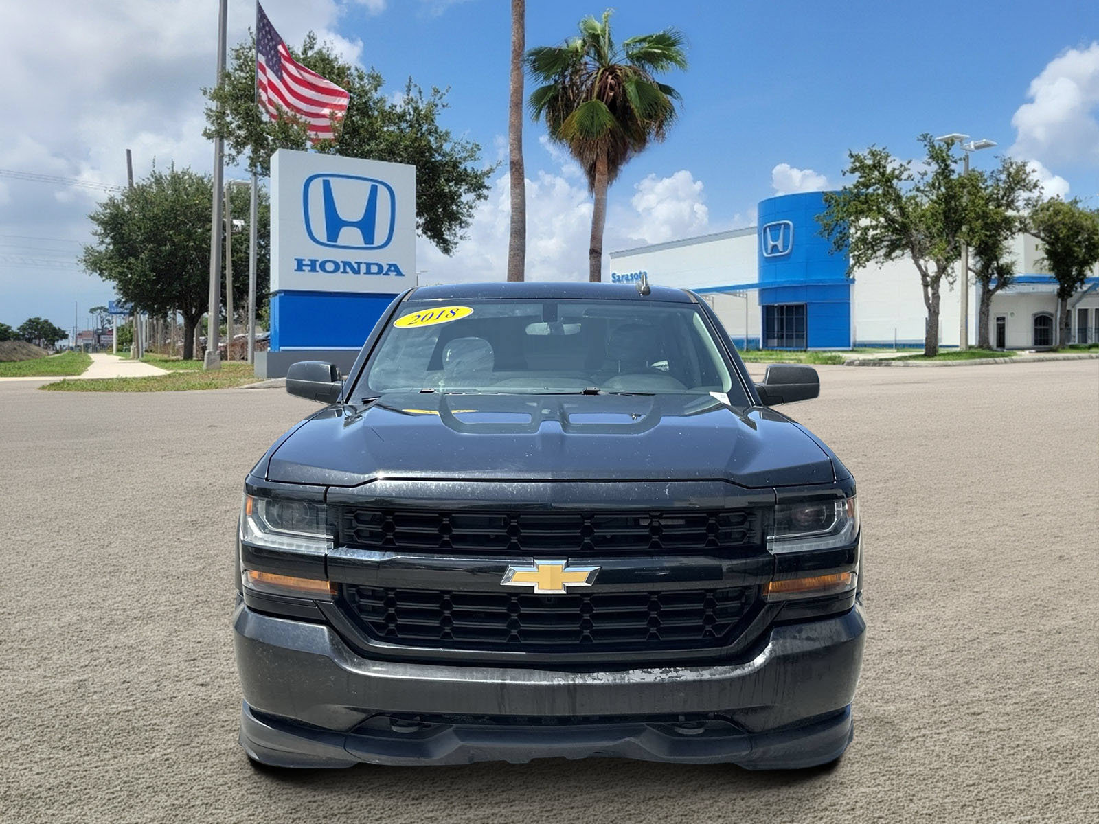 Used 2018 Chevrolet Silverado 1500 Custom w/ Custom Value Package RWD image 2